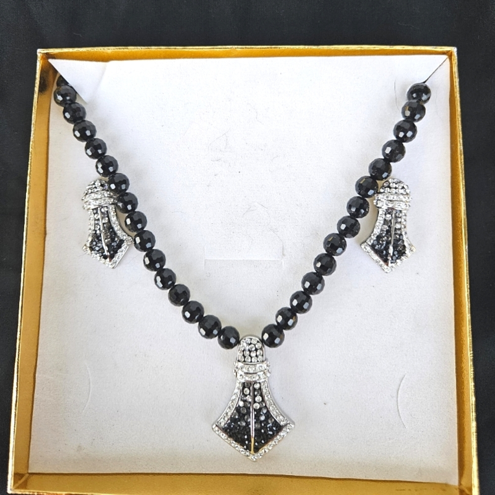 Necklace and earrings set